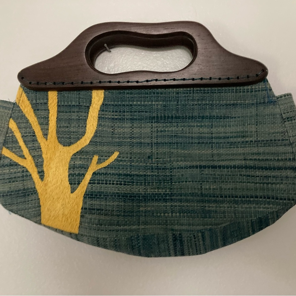 Adorable beachy summer clutch